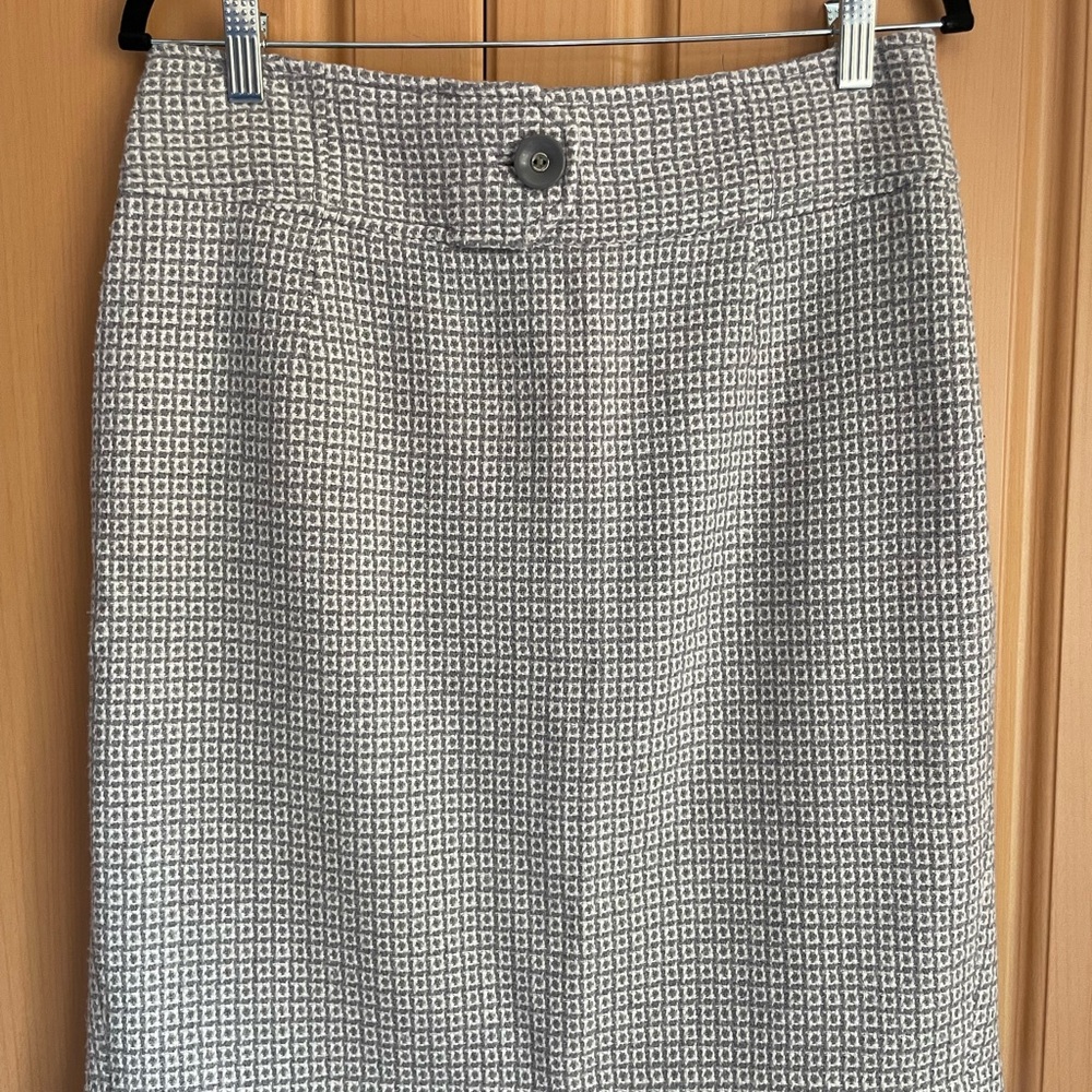 The Limited Gray and White Pencil Skirt